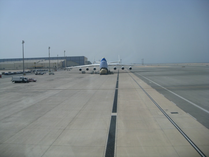 Doha - Loading of Antonov 224